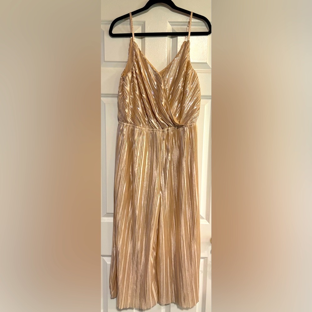 Eyeshadow Shimmer Gold Pleated Jumpsuit, size Large